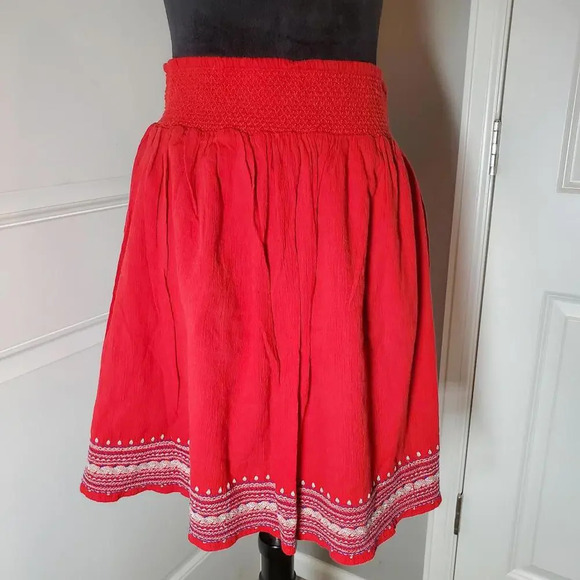 Old Navy Women's Red Embroidered Casual Cotton Skirt Size Large - Picture 3 of 15